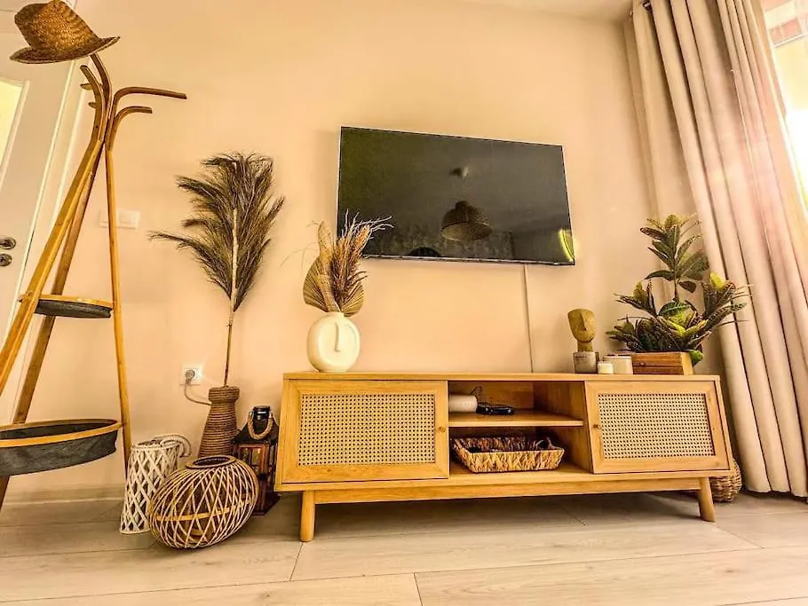 Seaside Sunset - Free Parking Apartment Golden Sands